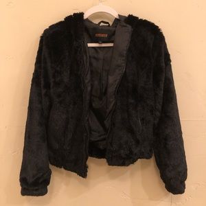 Fluffy Cropped Zipup!